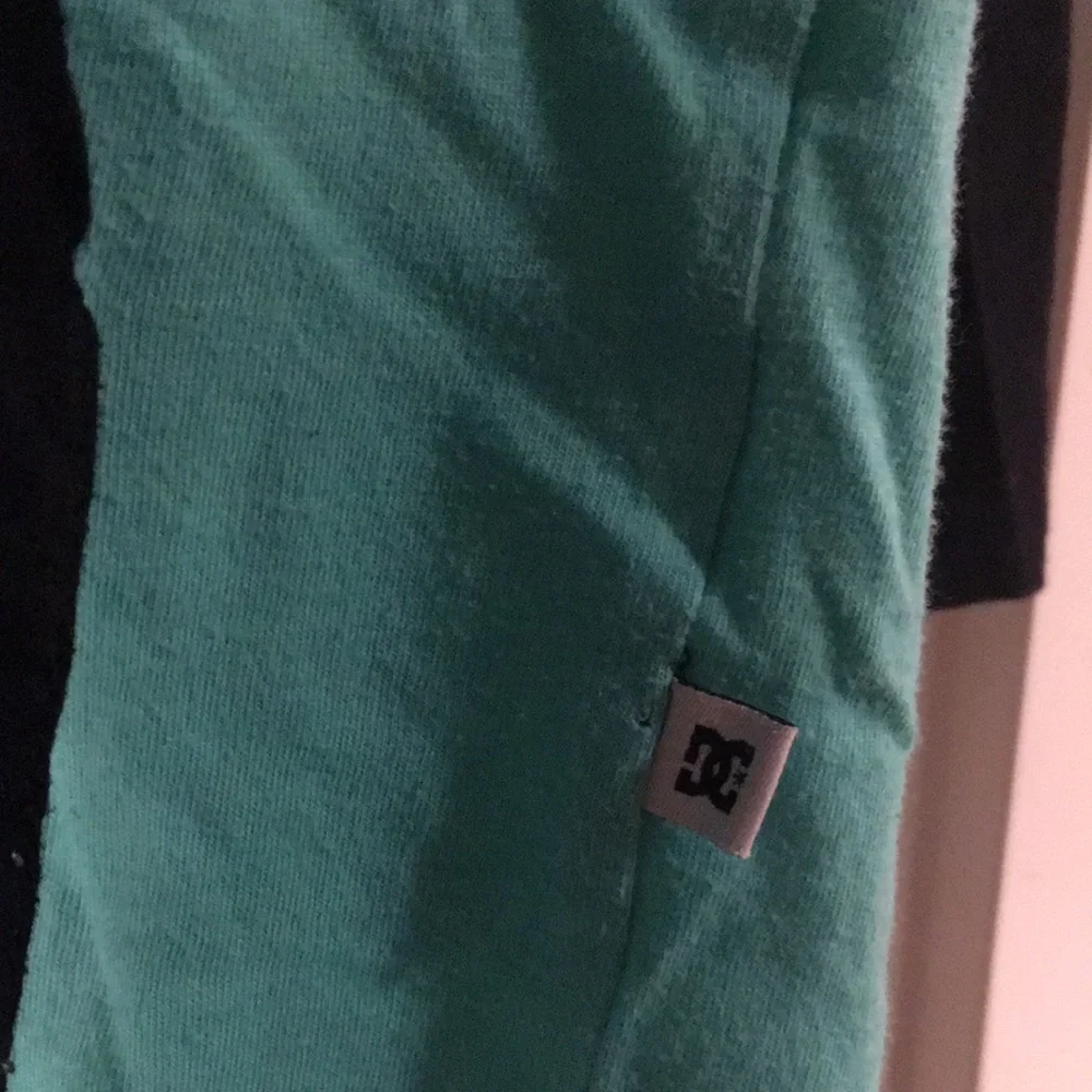 DClong sleeve with hood - Picture 2 of 4